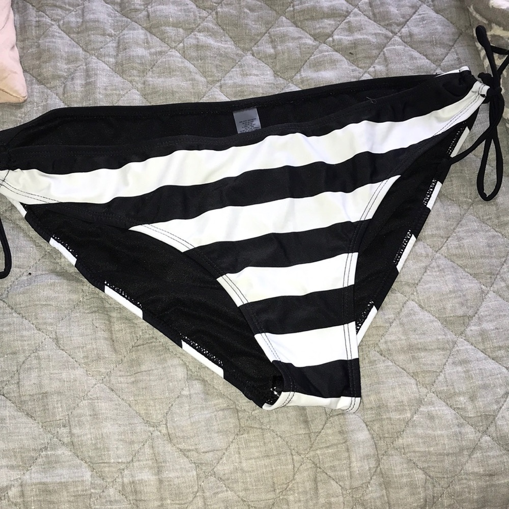 Swimsuit bottoms
